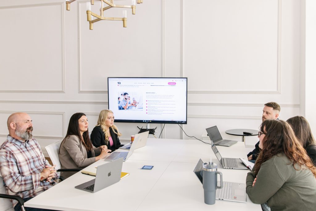 SQ digital office and the lovely team in a meeting